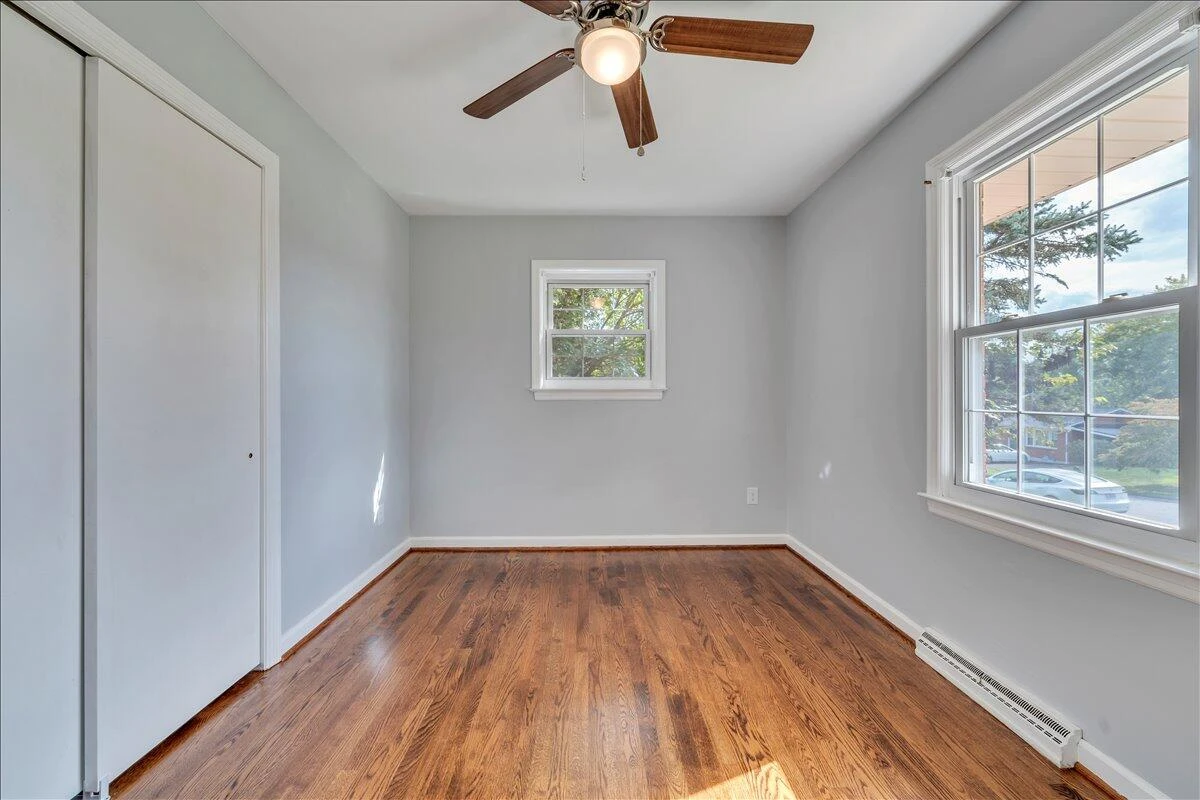 5327 Meadowcrest ST - Photo 11