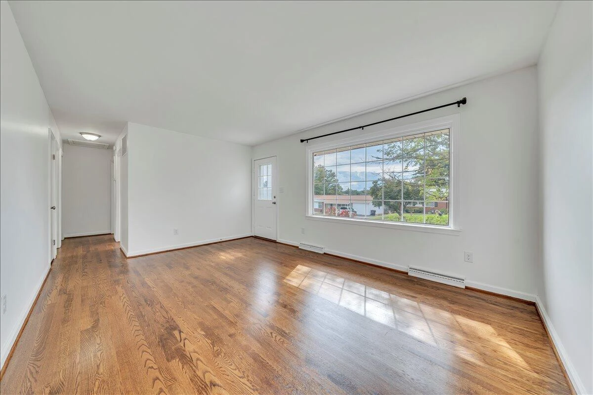 5327 Meadowcrest ST - Photo 3