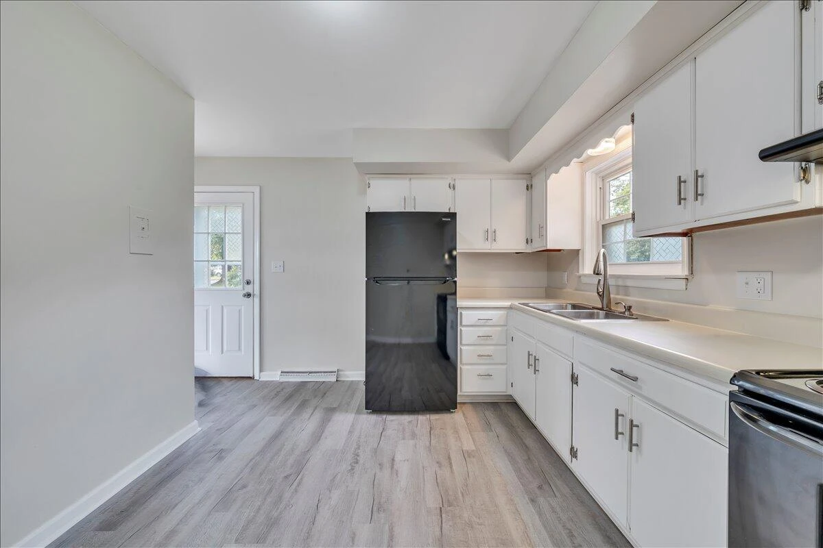 5327 Meadowcrest ST - Photo 7