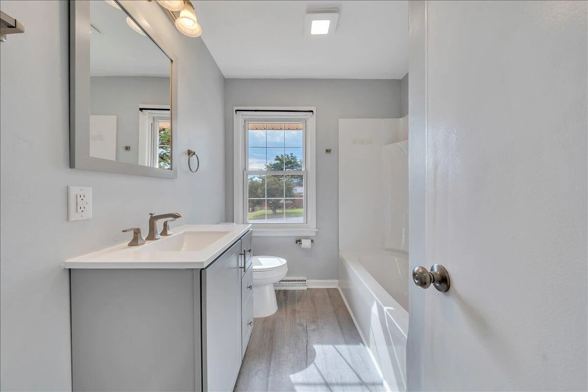 5327 Meadowcrest ST - Photo 9