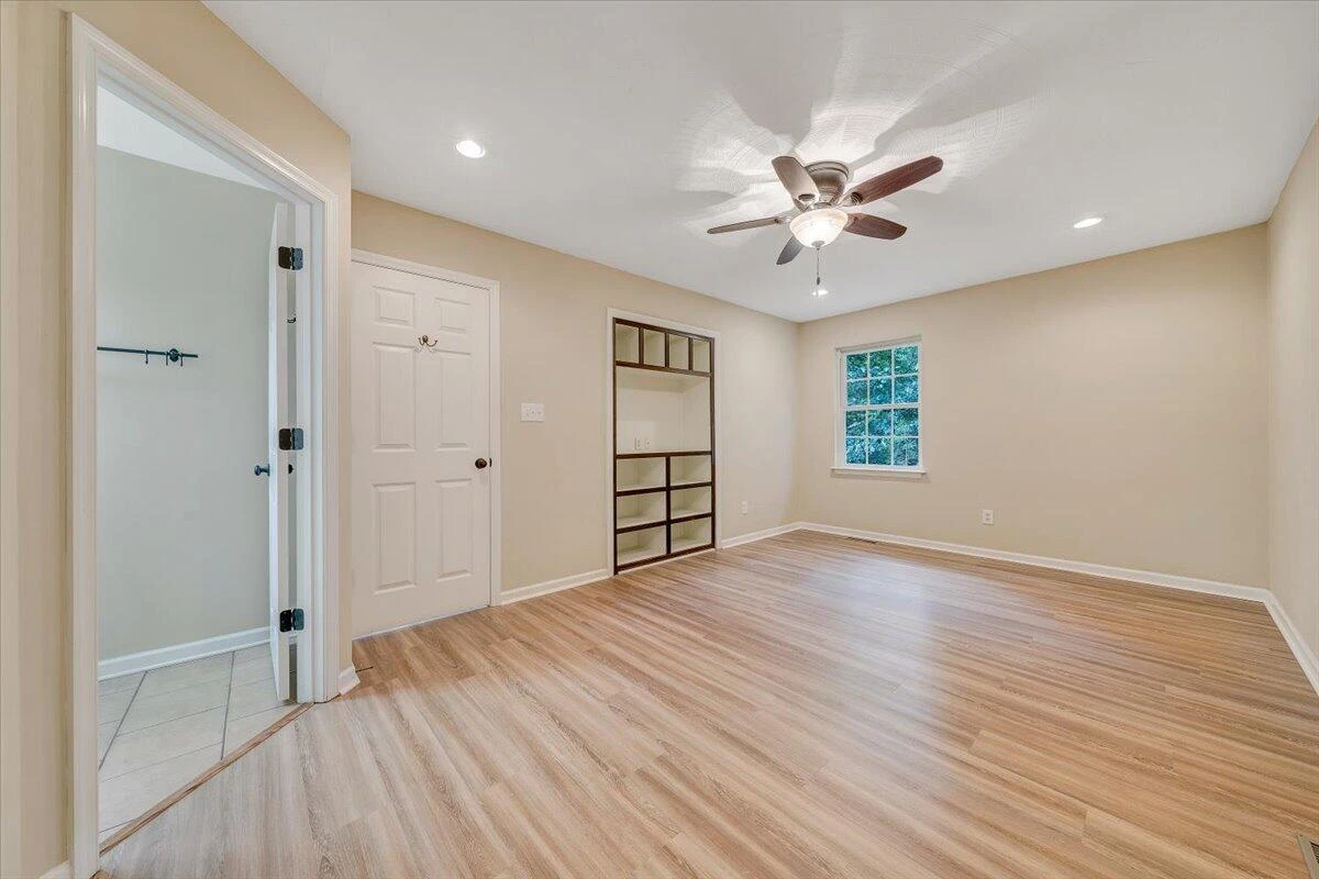 1185 Virginia Woods DR - Photo 10