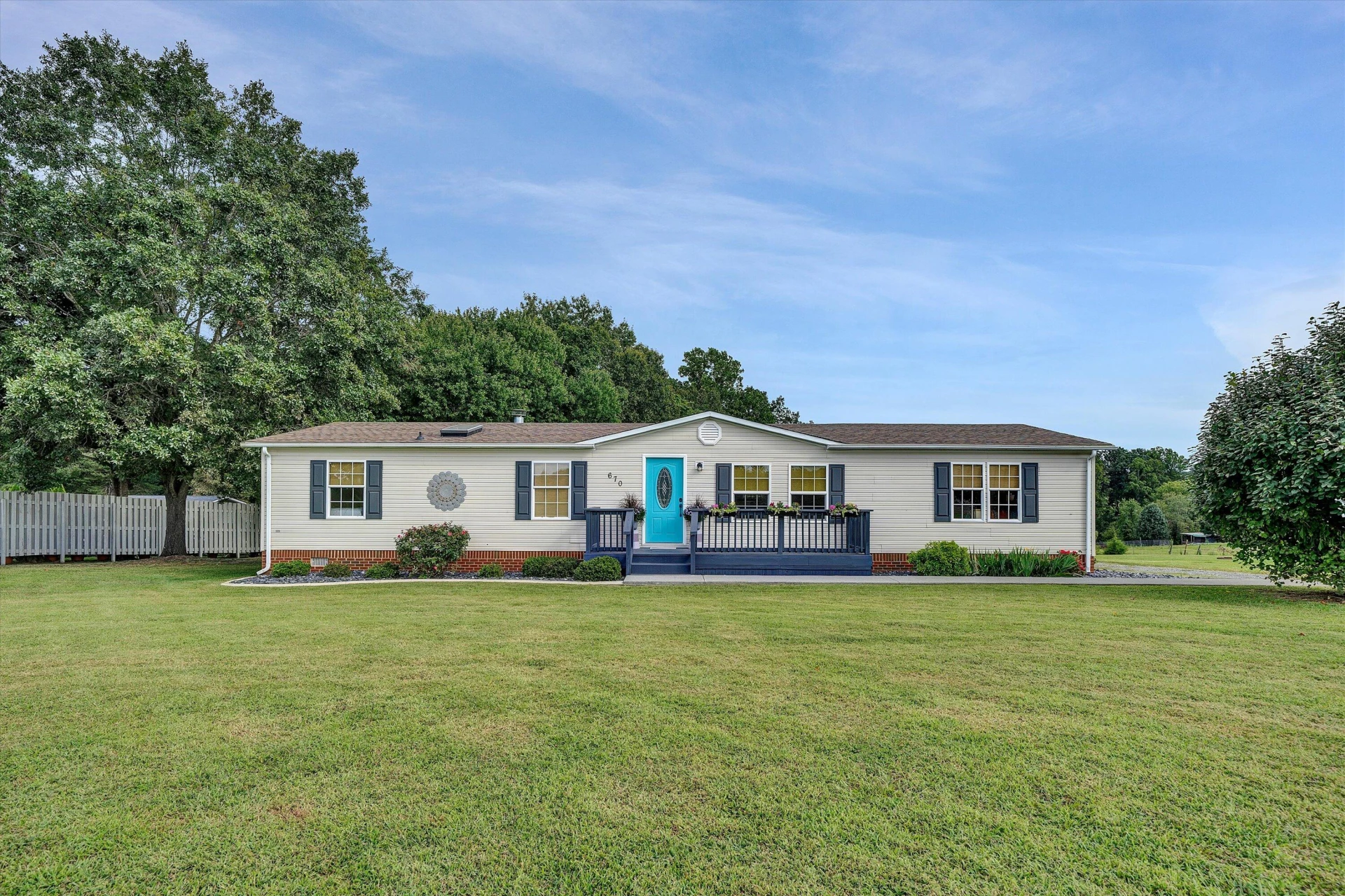 670 Lucy Wade RD - Photo 2