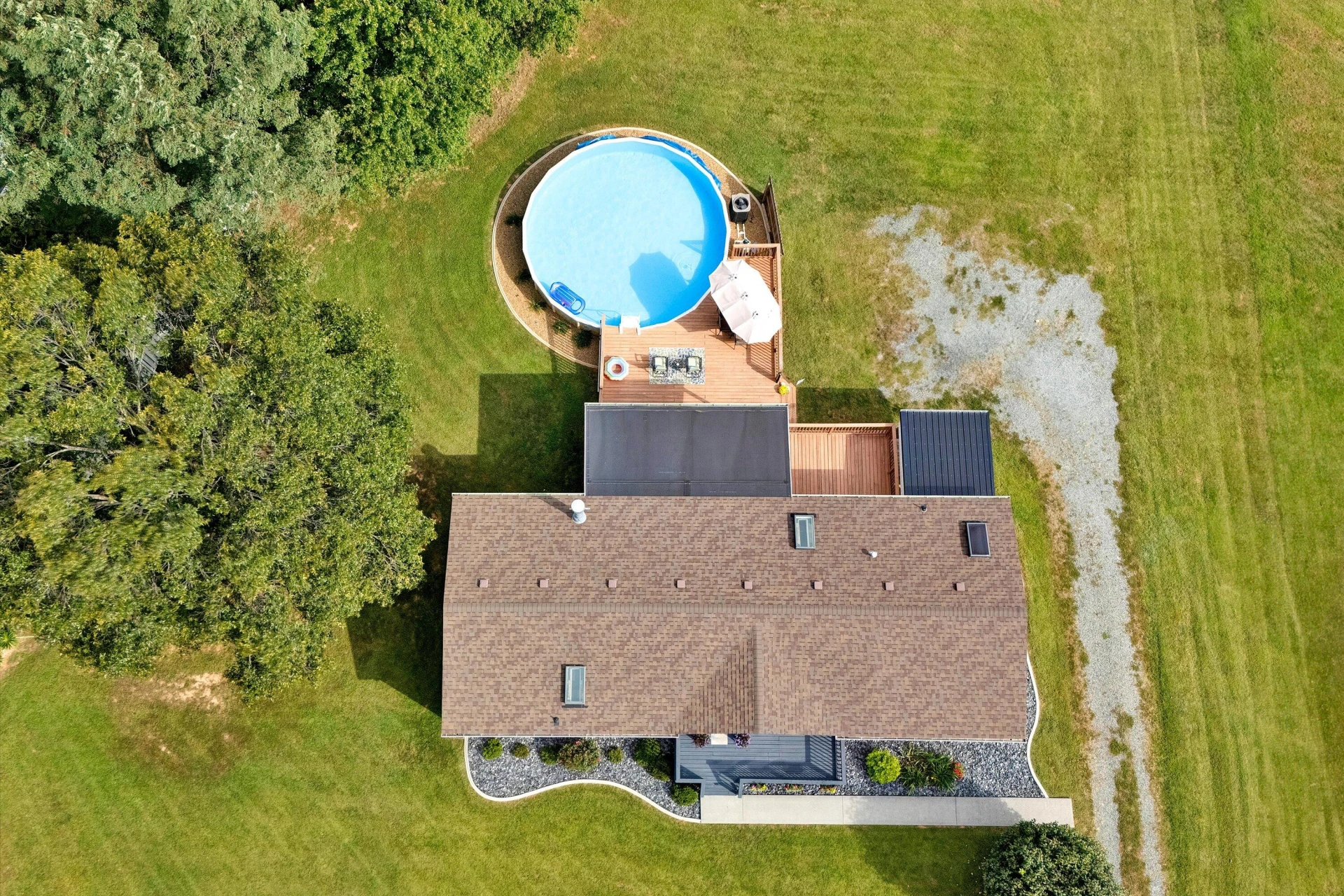 670 Lucy Wade RD - Photo 3