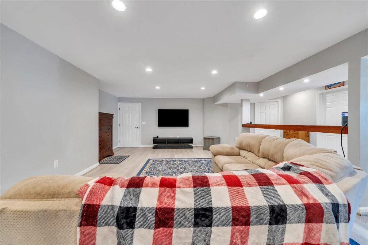 548 Old Fort RD - Photo 17