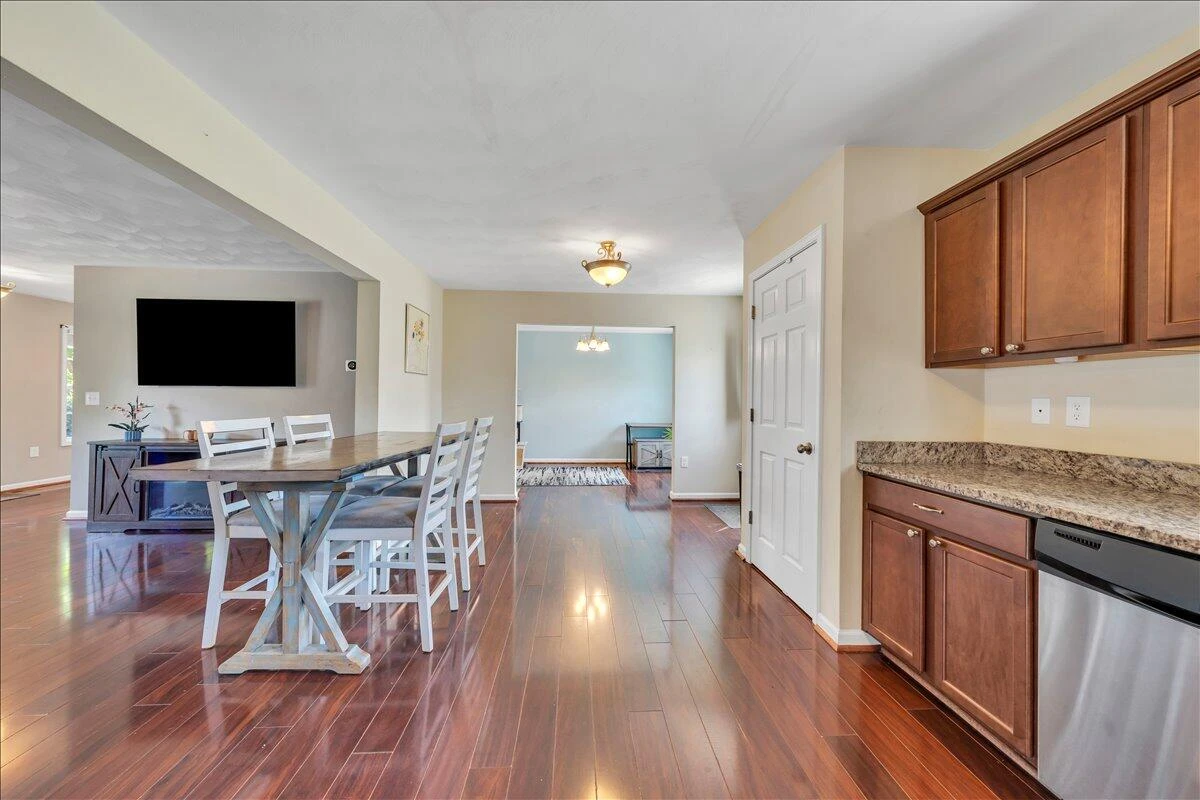 548 Old Fort RD - Photo 4