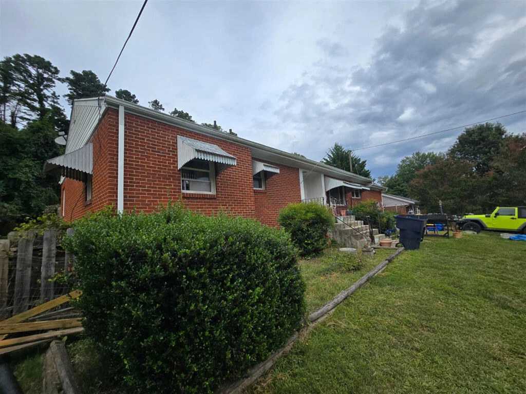3417 Windsor RD SW - Photo 2