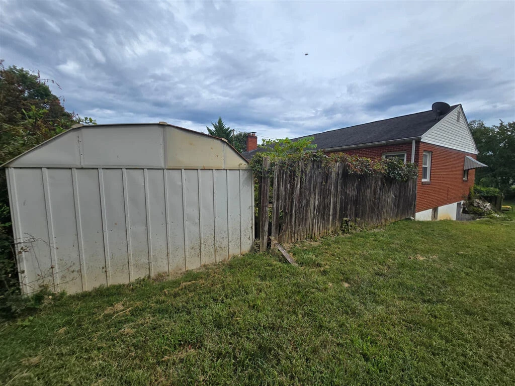 3417 Windsor RD SW - Photo 25