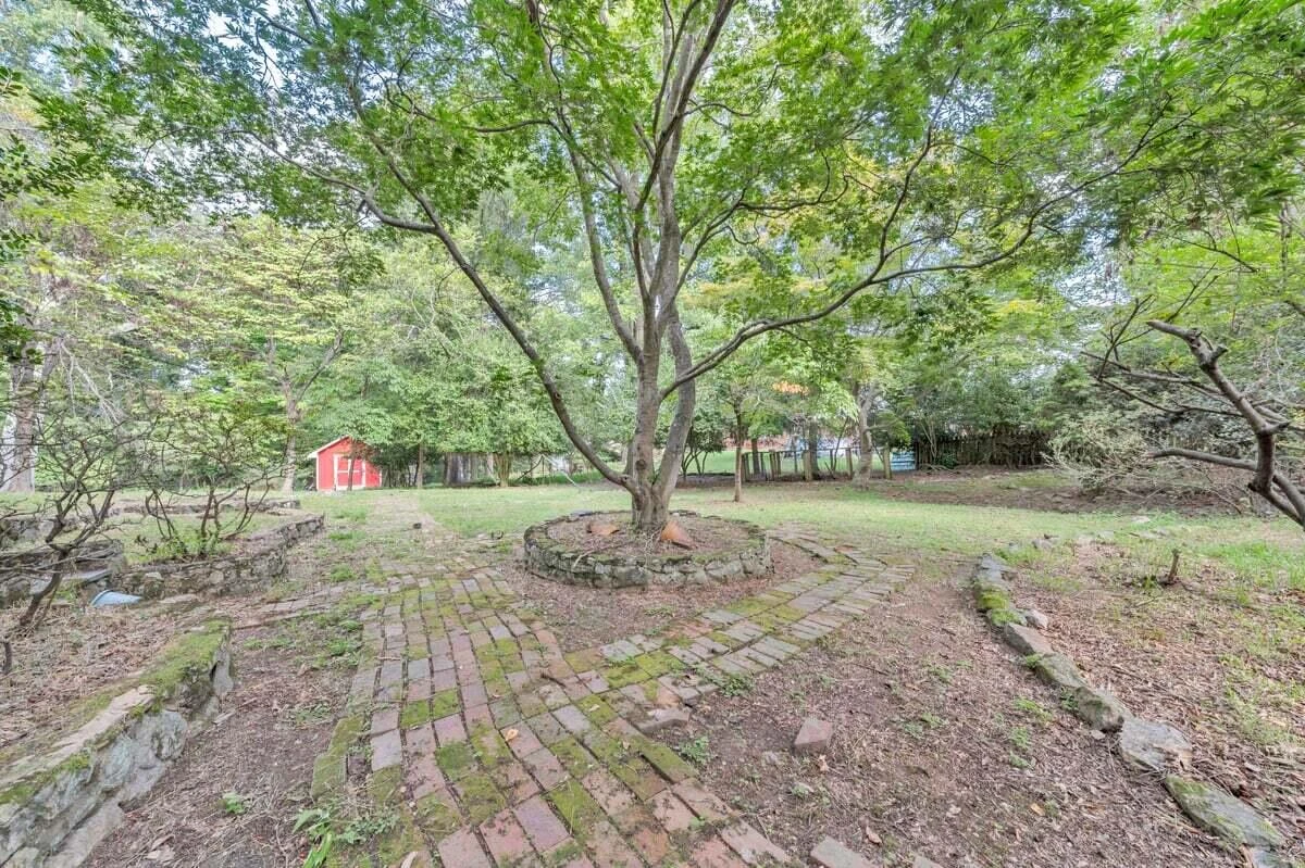 2546 Sharmar RD - Photo 12