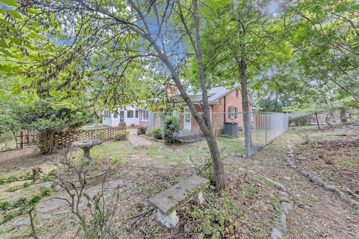 2546 Sharmar RD - Photo 19