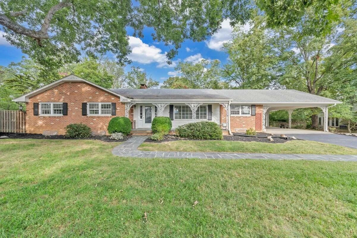 2546 Sharmar RD - Photo 2