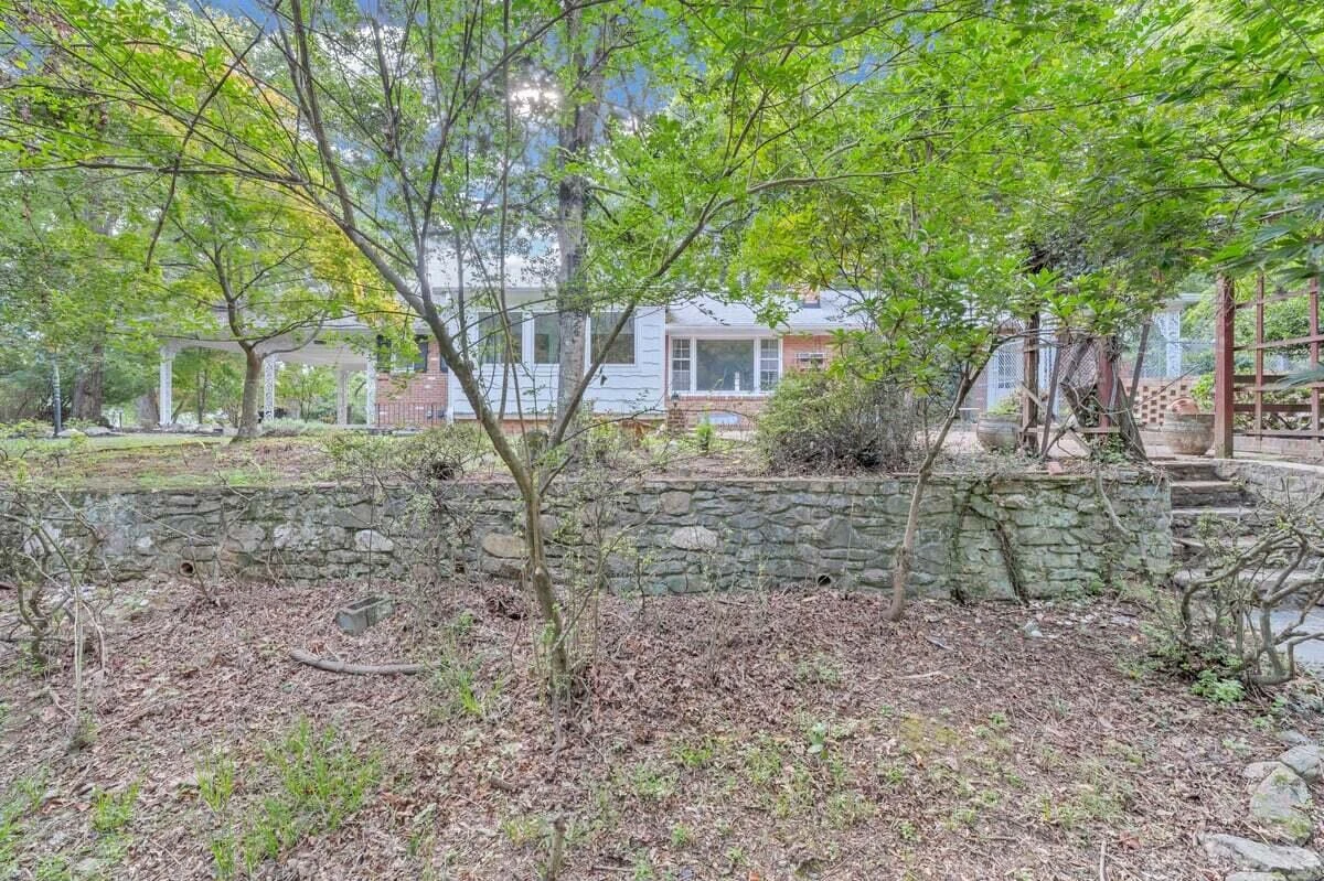 2546 Sharmar RD - Photo 20