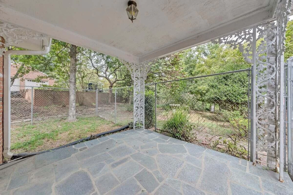 2546 Sharmar RD - Photo 28