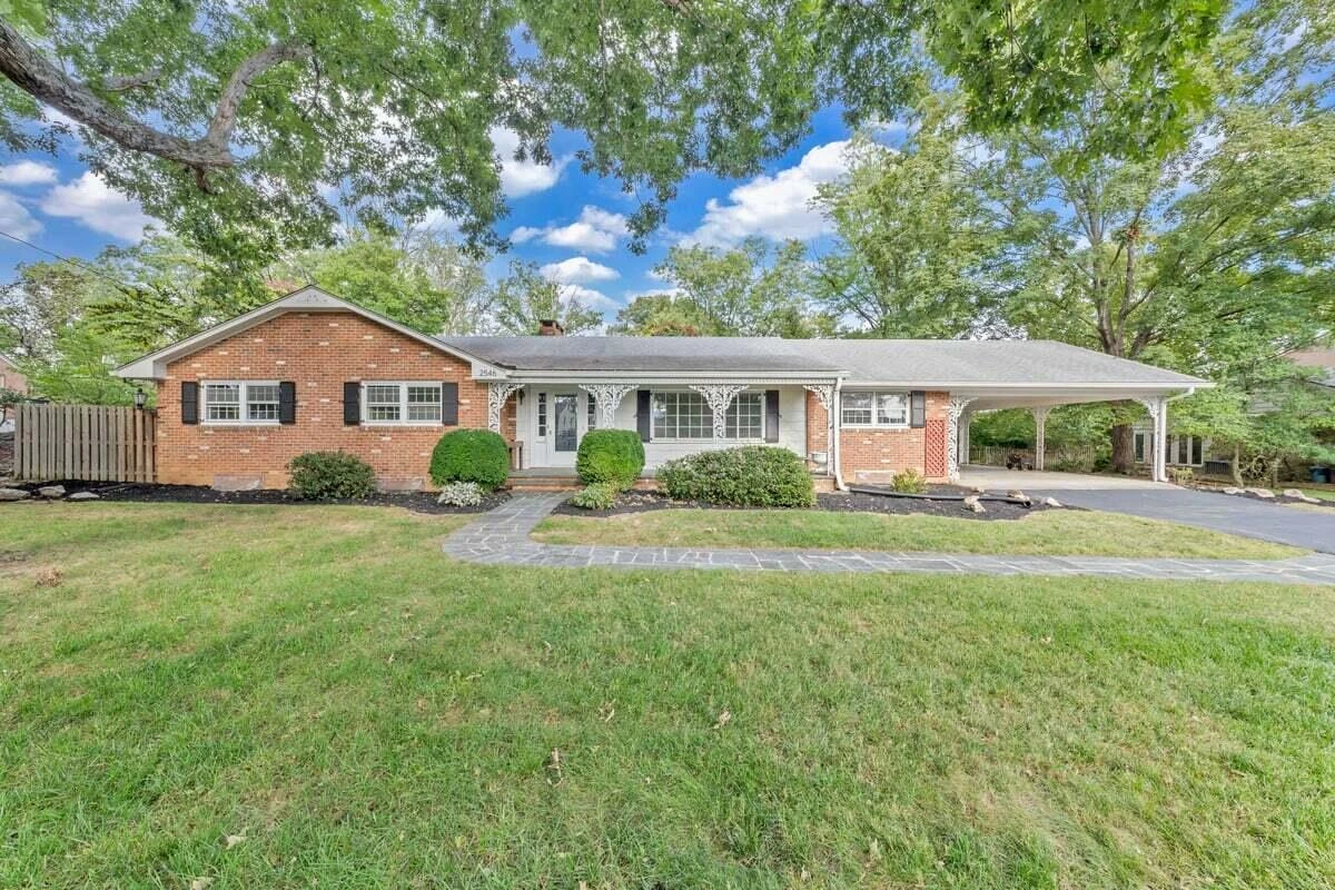 2546 Sharmar RD - Photo 3