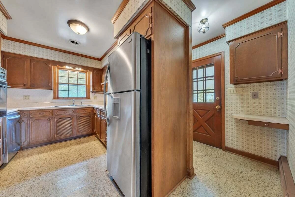 2546 Sharmar RD - Photo 44
