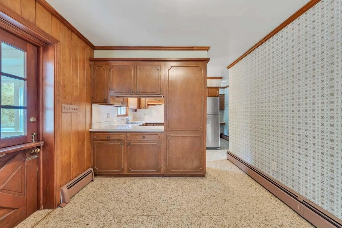 2546 Sharmar RD - Photo 45