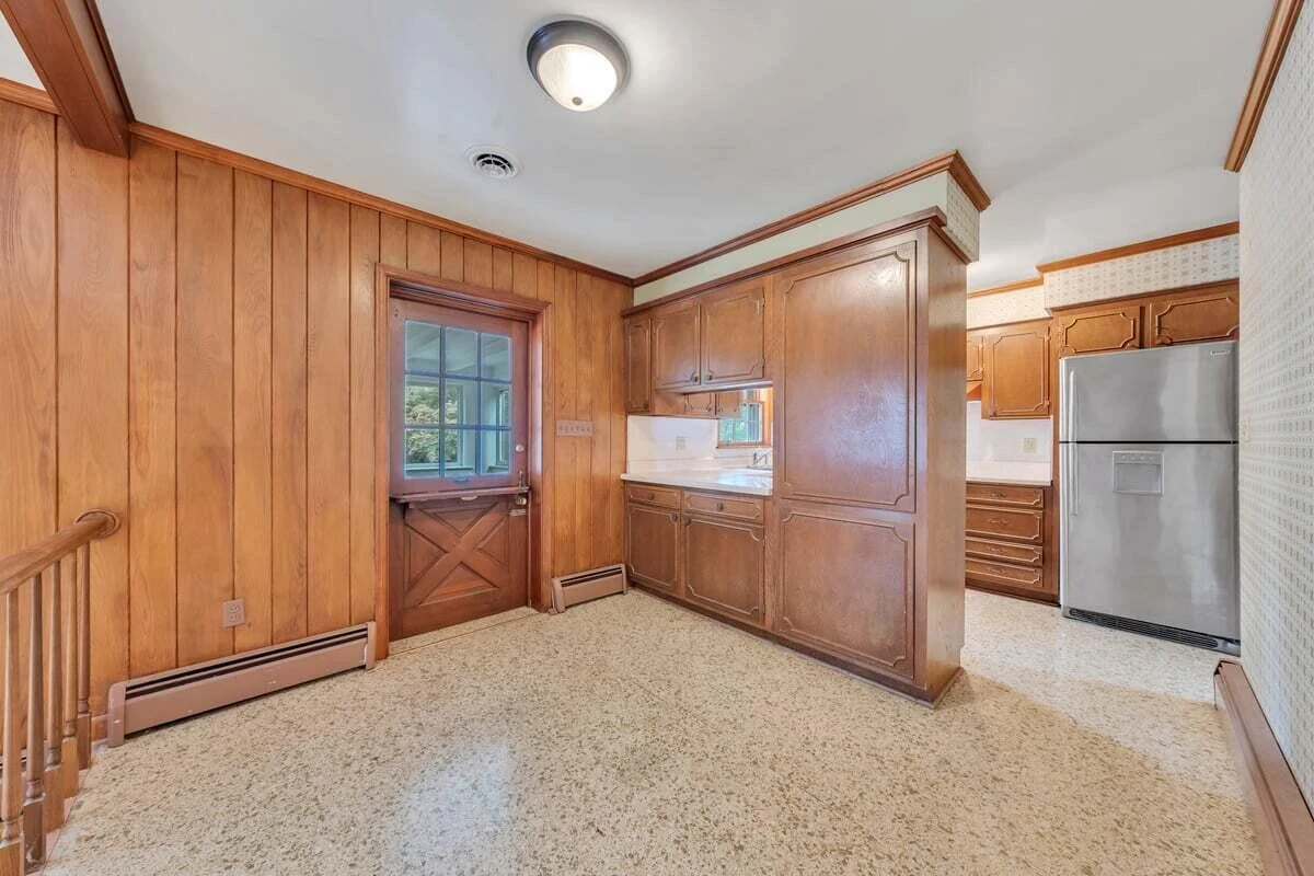 2546 Sharmar RD - Photo 46