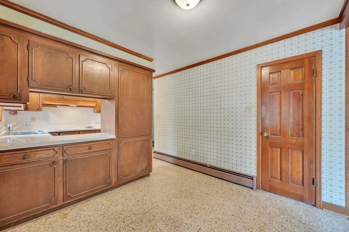 2546 Sharmar RD - Photo 47