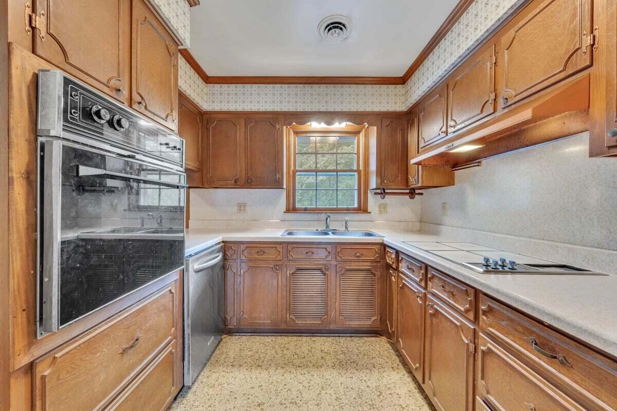 2546 Sharmar RD - Photo 52
