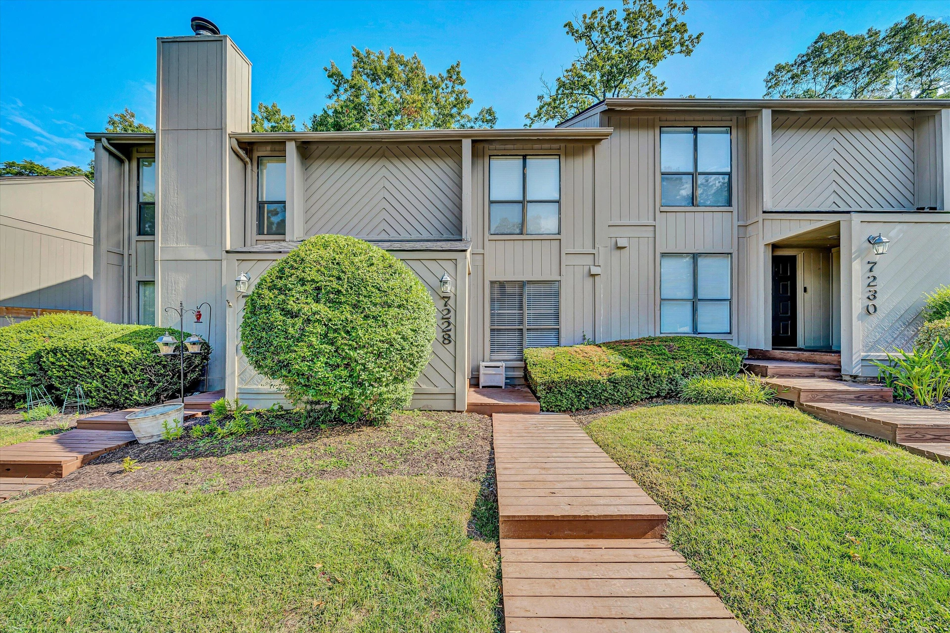 7228 Woods Crossing DR