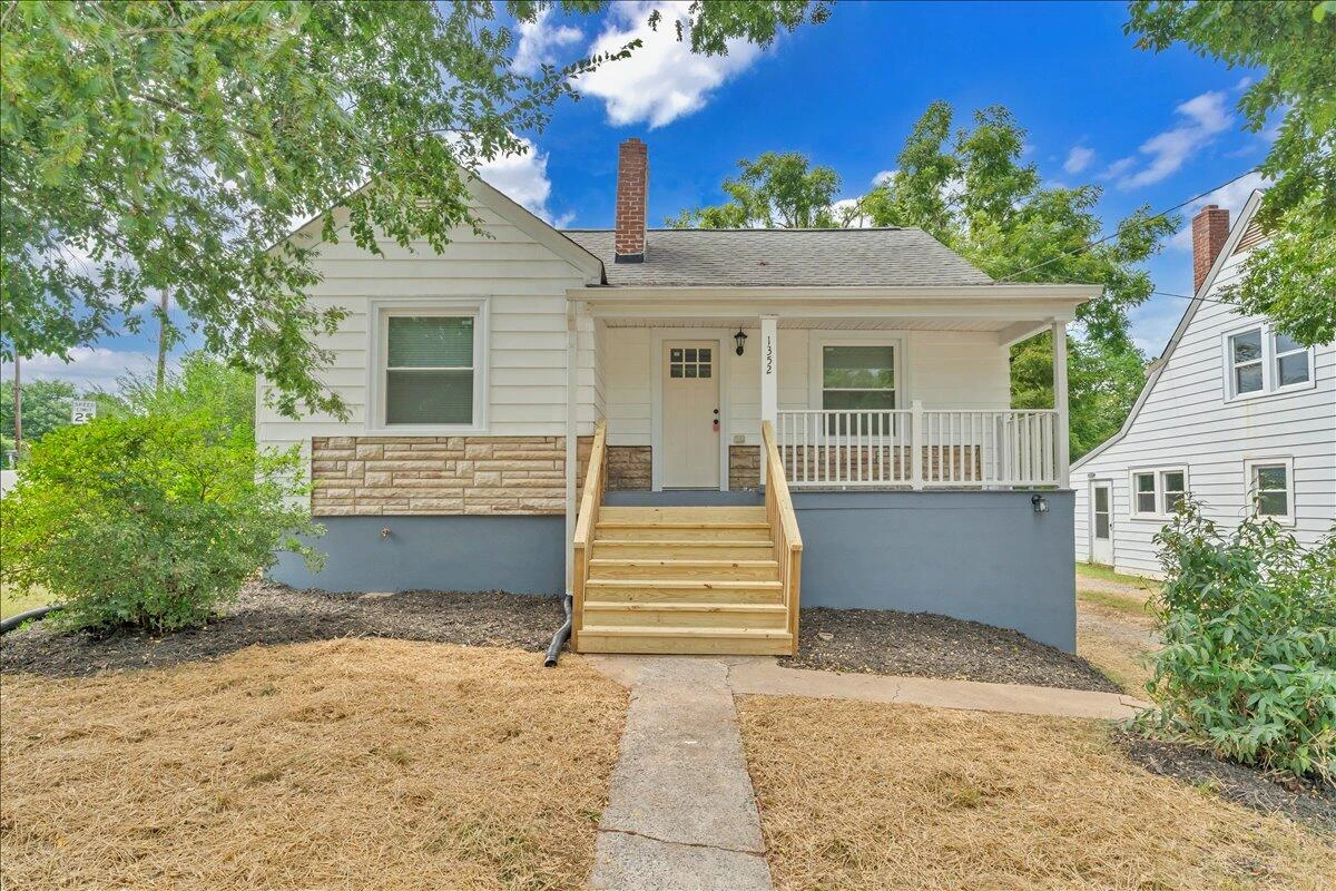 1352 Rivermont Heights RD