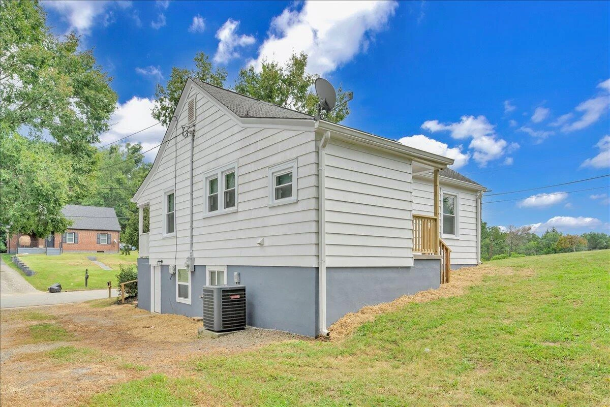 1352 Rivermont Heights RD - Photo 32