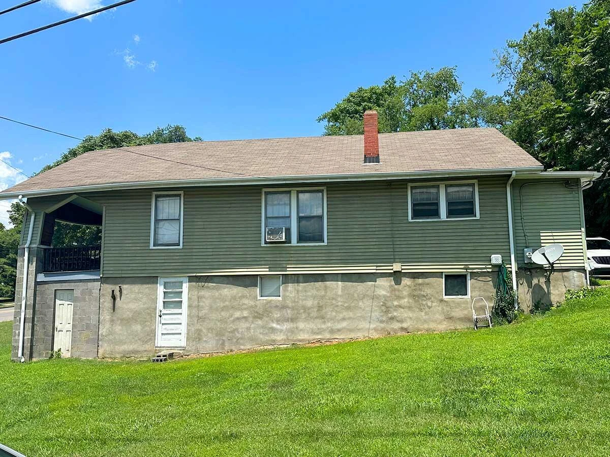 1403 Burrell ST NW - Photo 2