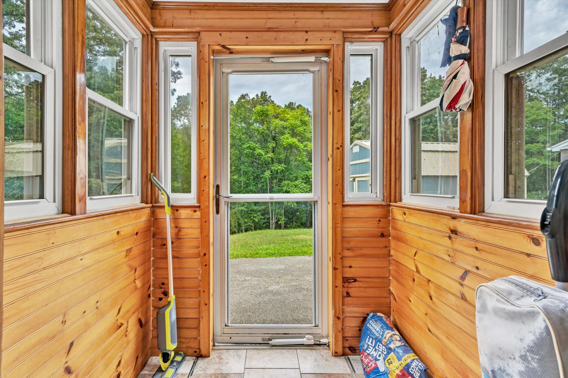 748 Shafer LN - Photo 26