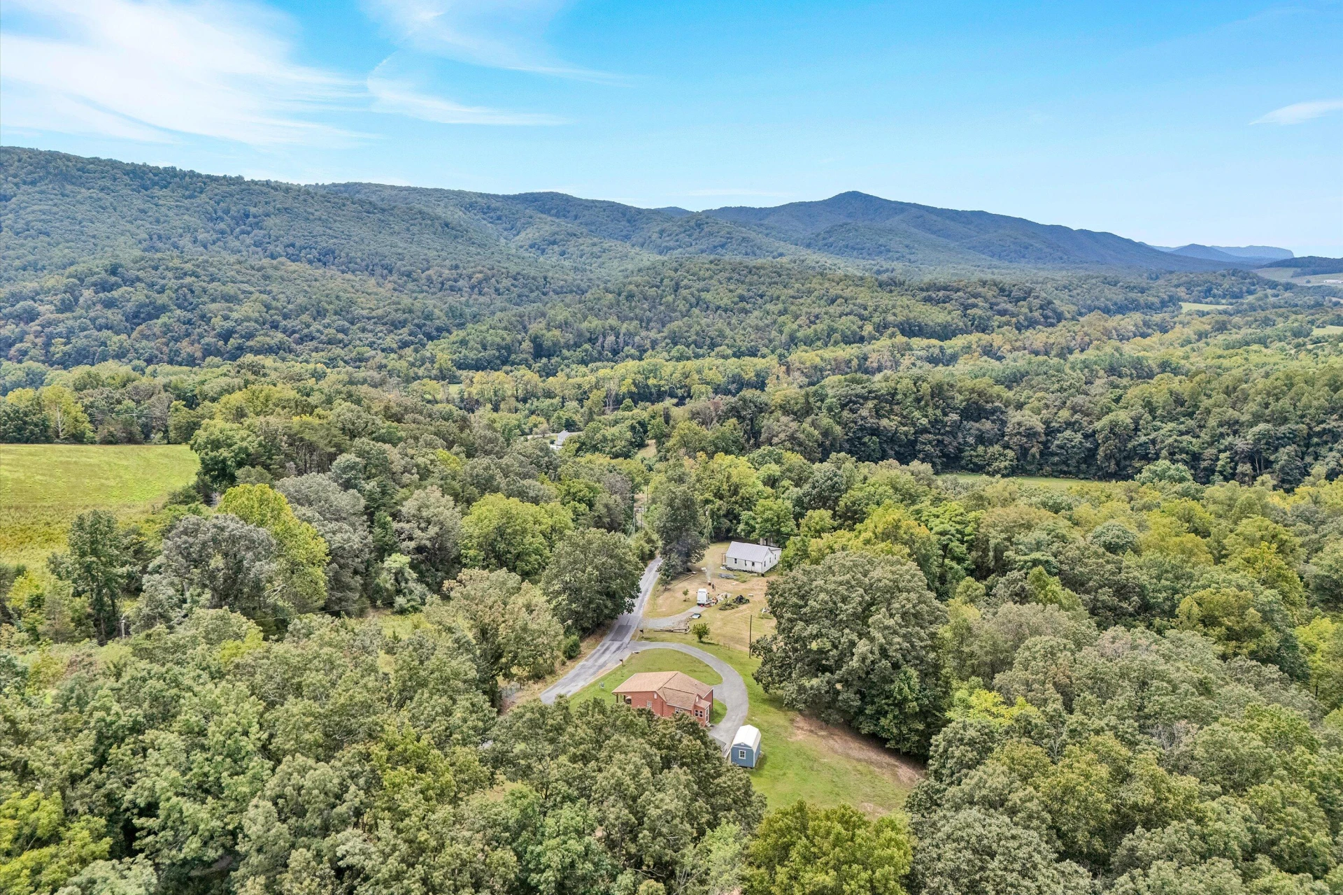 748 Shafer LN - Photo 5