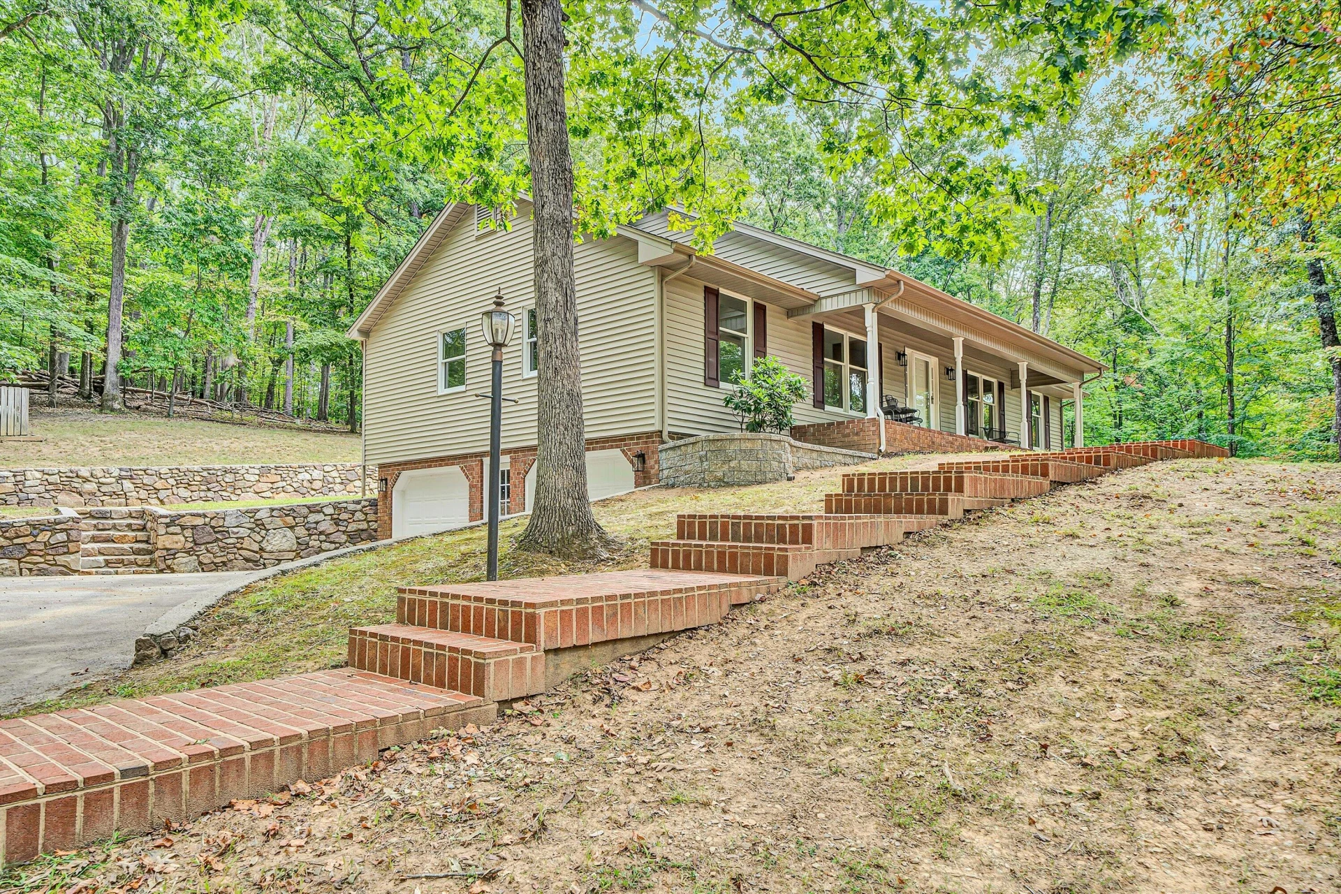 106 Sedgefield LN