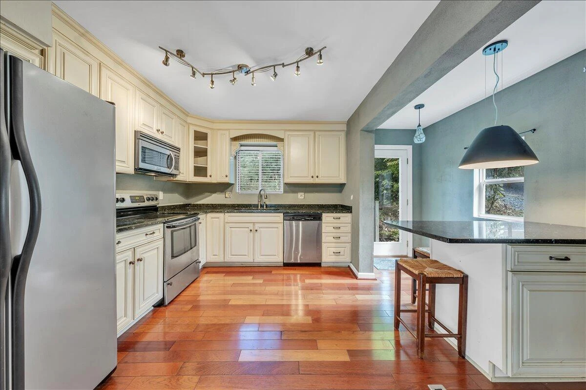 3121 Corbieshaw RD SW - Photo 9