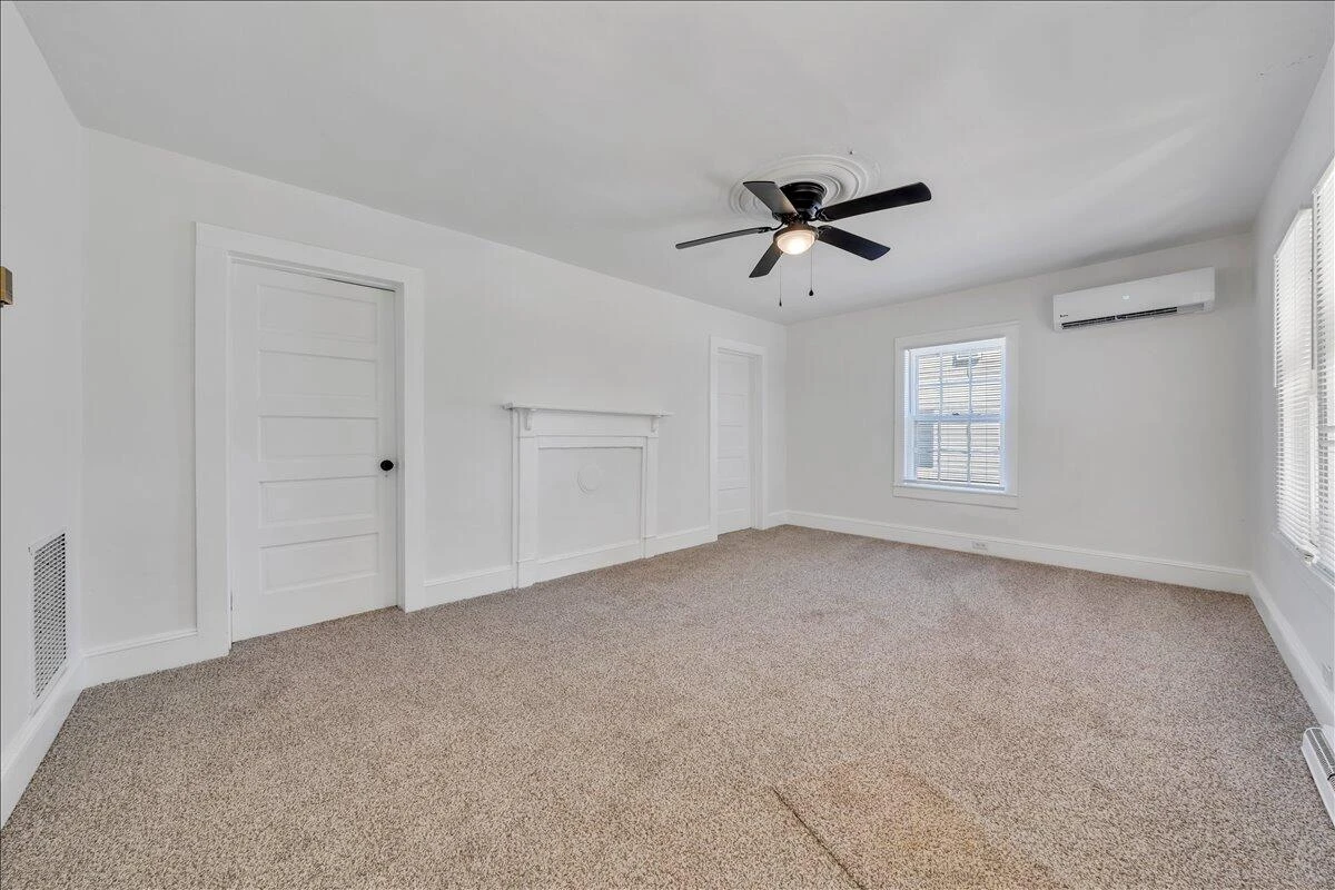 1044 brookdale ST - Photo 2