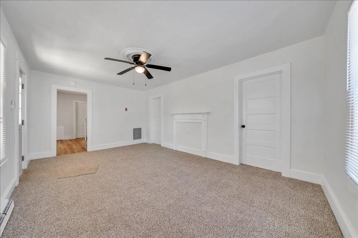 1044 brookdale ST - Photo 3