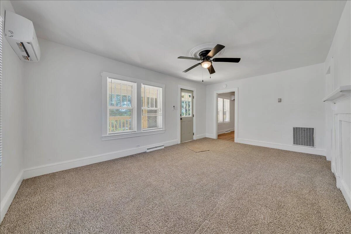 1044 brookdale ST - Photo 4