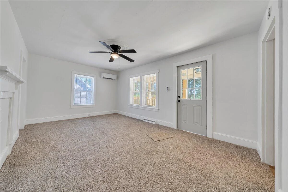 1044 brookdale ST - Photo 5