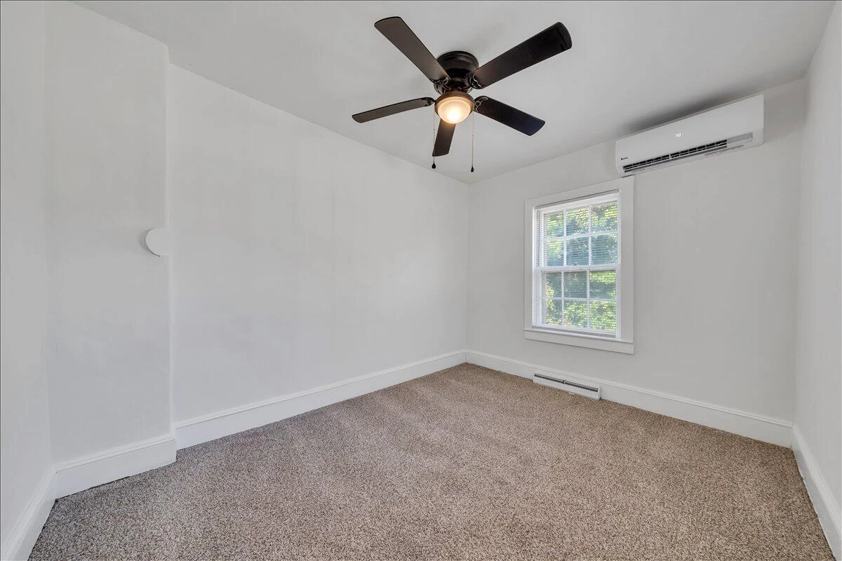 1044 brookdale ST - Photo 8