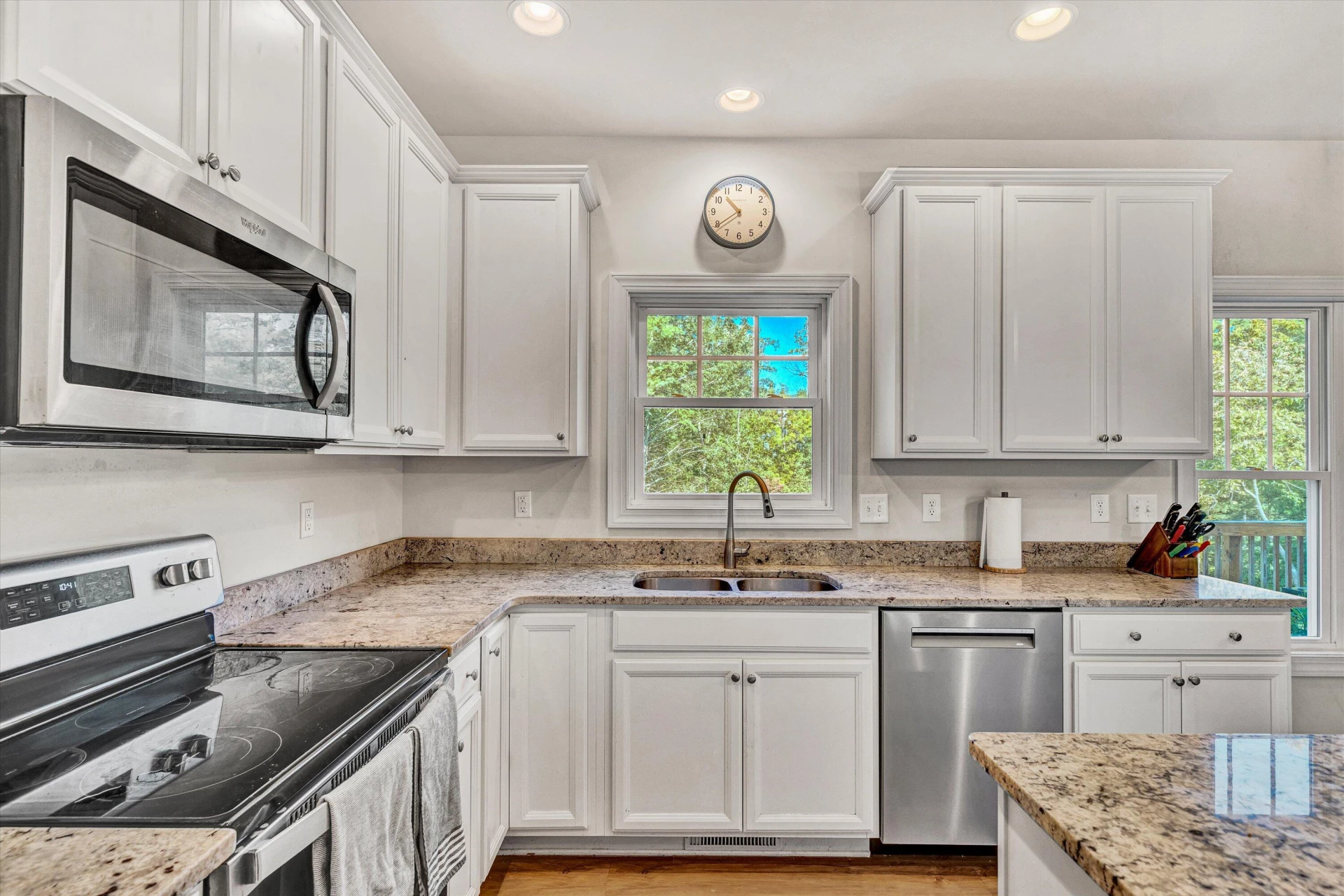 5894 Ivy Park DR - Photo 19