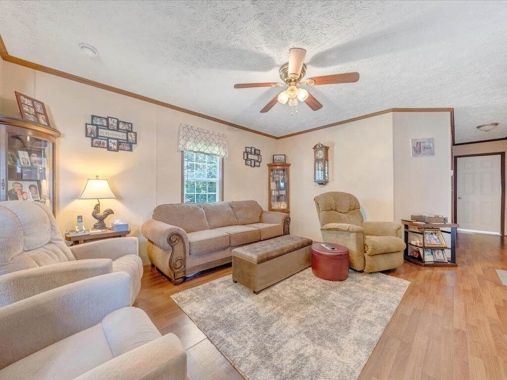65 Peach CT - Photo 3