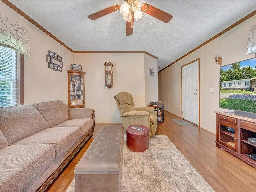 65 Peach CT - Photo 4