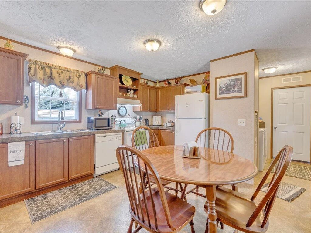 65 Peach CT - Photo 6