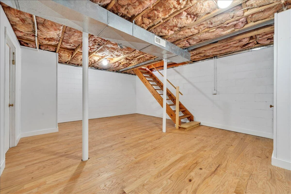 2728 Thompson Ridge RD - Photo 15