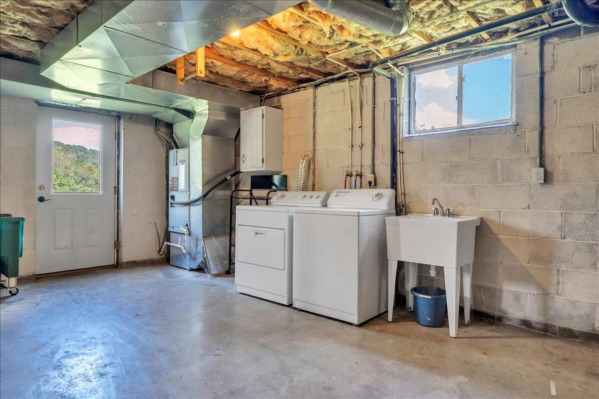 2728 Thompson Ridge RD - Photo 19