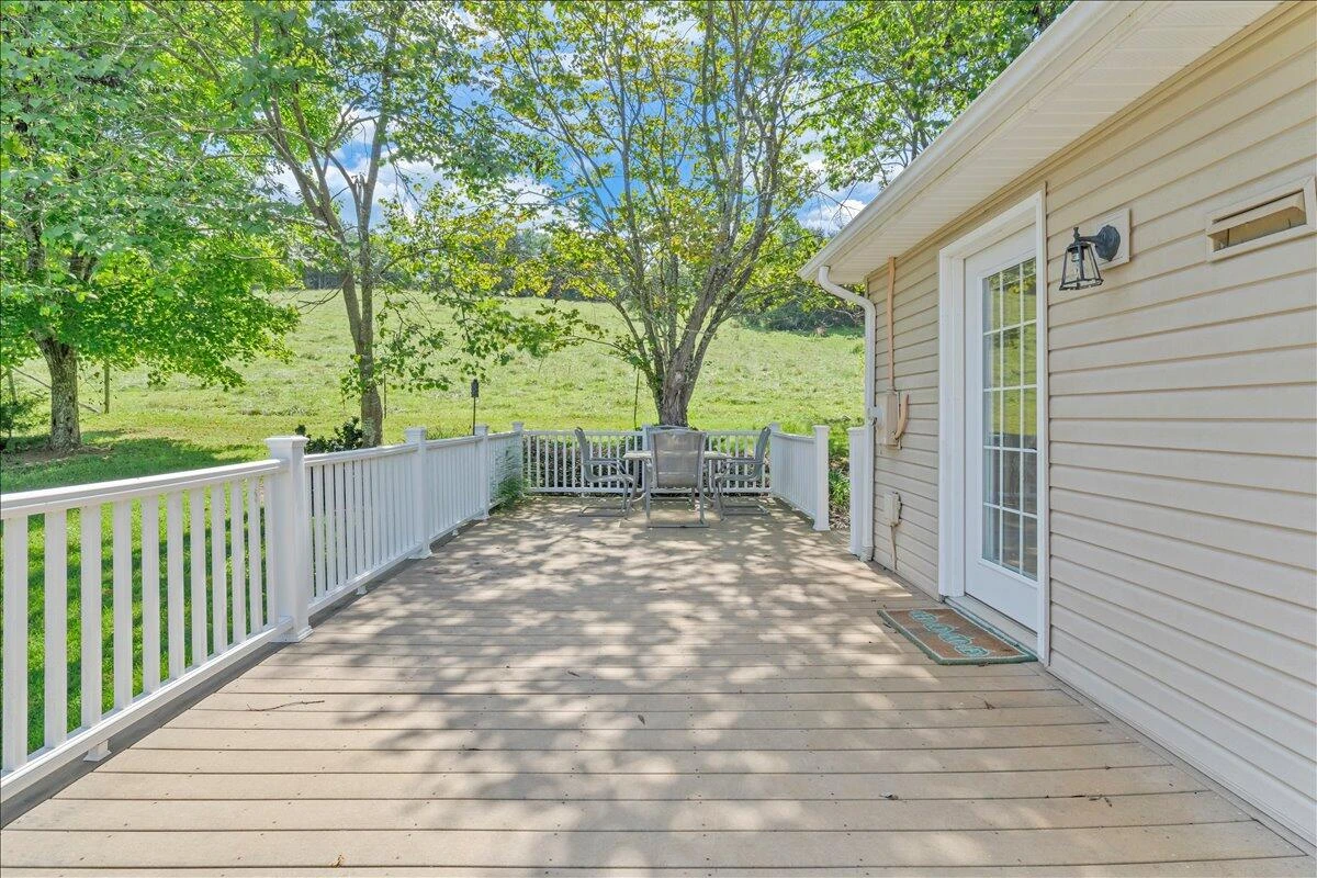 2728 Thompson Ridge RD - Photo 21