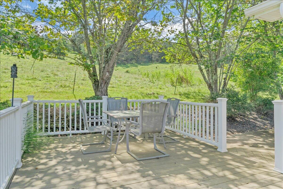 2728 Thompson Ridge RD - Photo 22
