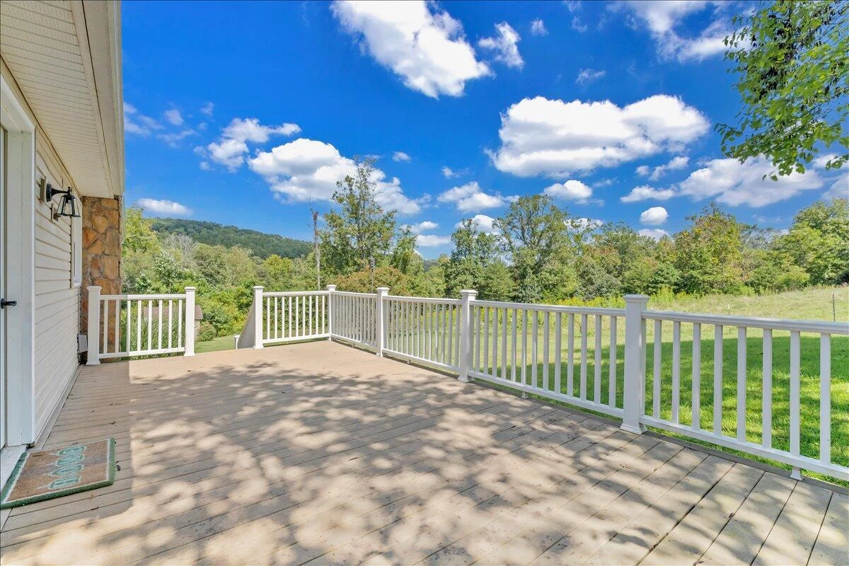 2728 Thompson Ridge RD - Photo 23