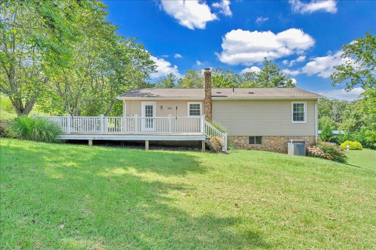 2728 Thompson Ridge RD - Photo 25
