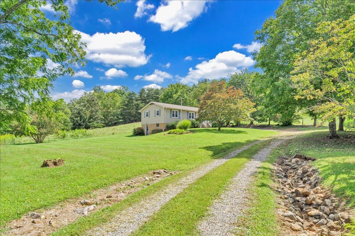 2728 Thompson Ridge RD - Photo 29