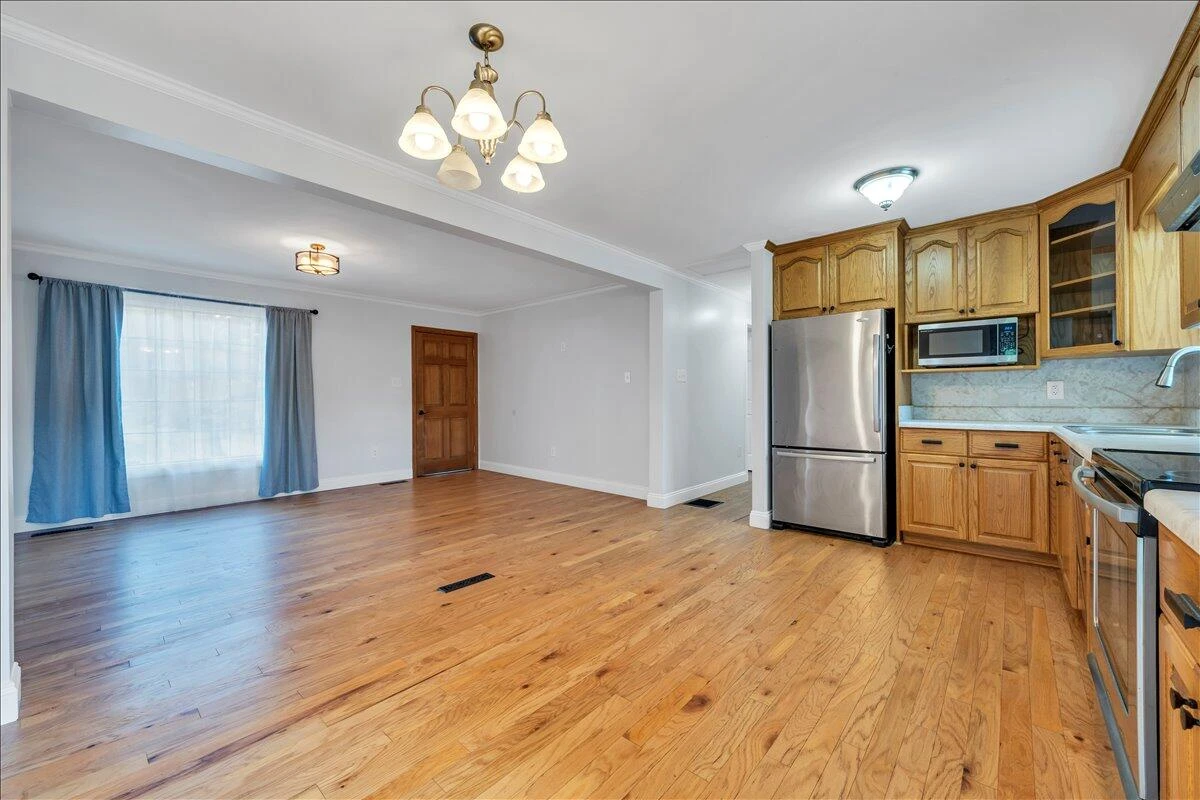 2728 Thompson Ridge RD - Photo 7