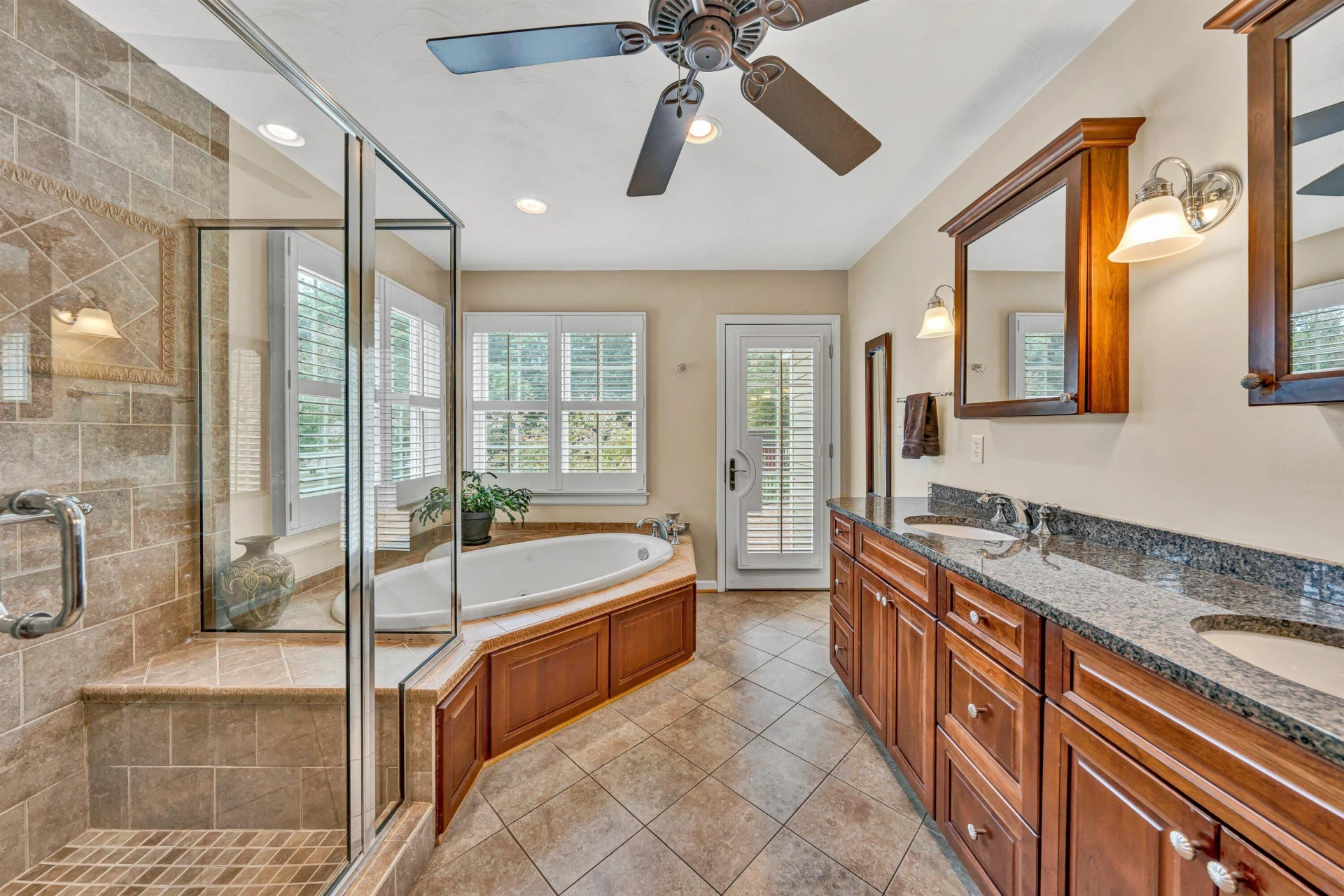 2836 Fairway Forest DR - Photo 37