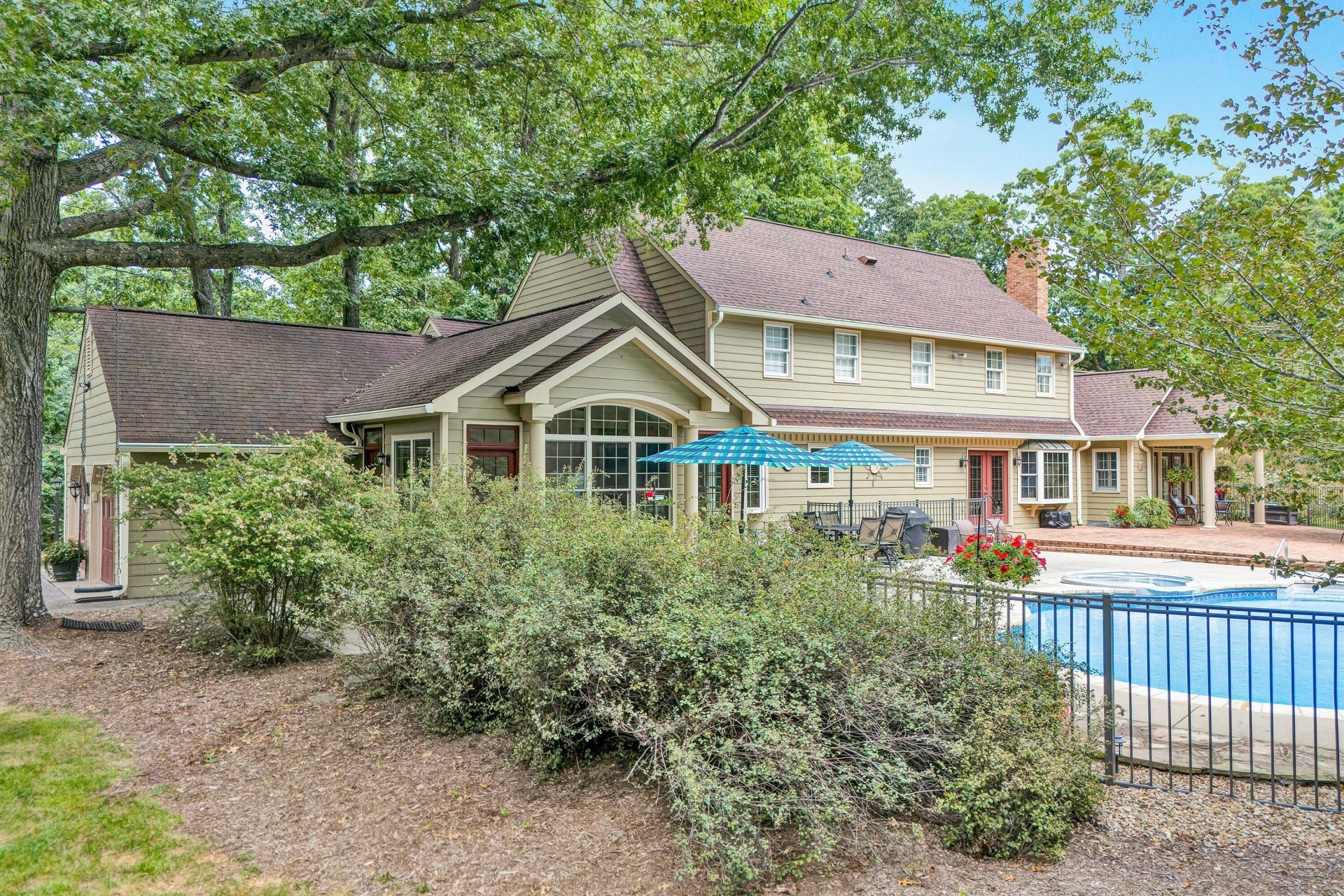 2836 Fairway Forest DR - Photo 7