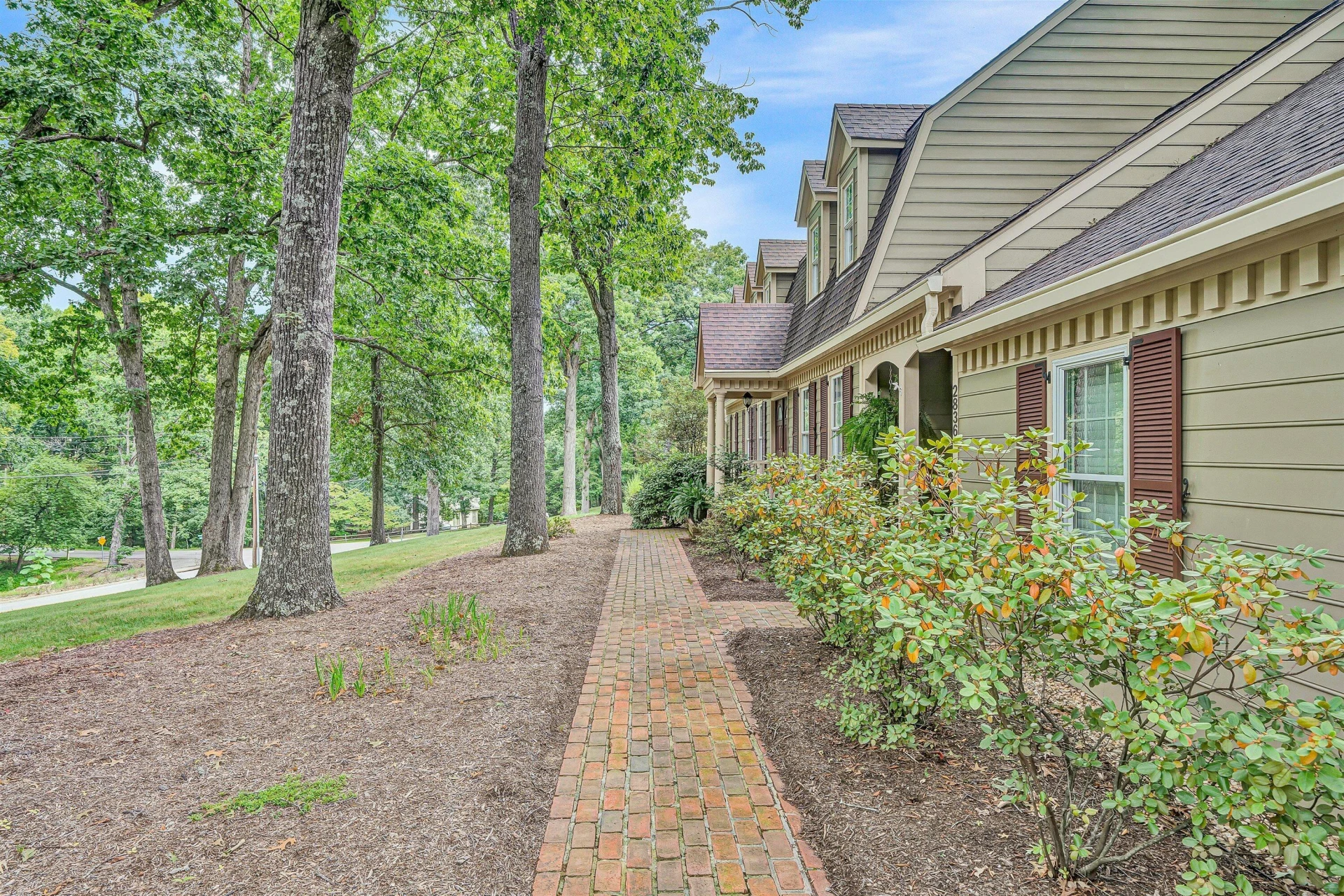 2836 Fairway Forest DR - Photo 9